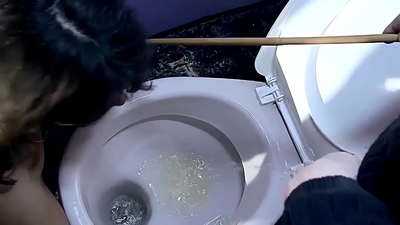 我华丽的私人性奴Melanie Memphis。她是我最喜欢的奴隶，她看起来很无辜，很年轻，喜欢肛交，角色扮演，我可以随时使用她。第一部分。