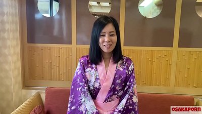 41岁的日本妻子出轨,男孩为钱做爱 亚洲婊子喜欢黑色毛茸茸的阴部性爱,纹身和口交。自慰站立的狗仔 IFOM OSAKAPORN