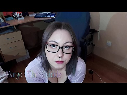 ❤️ 性感的眼镜女孩在镜头前深深地吸吮假阳具 at zh-cn.https-tubsexer.ru